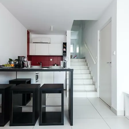 Penthouse Two Bedroom Апартаменты *